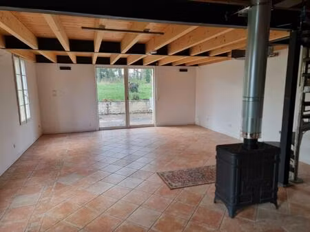 entre angoulême et jarnac  charmante maison de campagne 3 pièce  terrasse  jardin  abri en