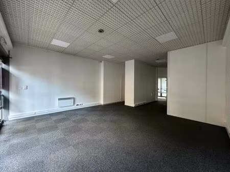 location bureau 66 m² à tours (37000)