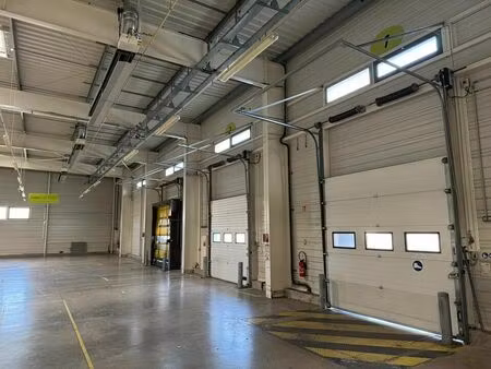 location commerce 1670 m² à joué-lès-tours (37300)