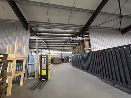location local commercial