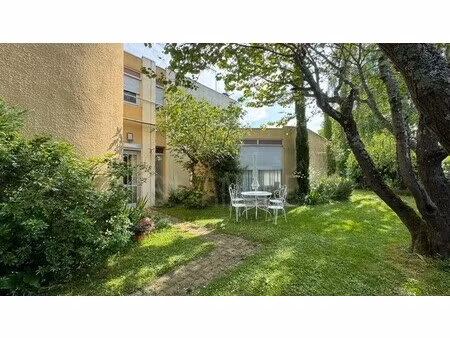 maison d'architecte de 300 m² sur 1800 m² de terrain