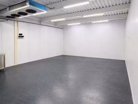 vente murs commerciaux 1 800 m²