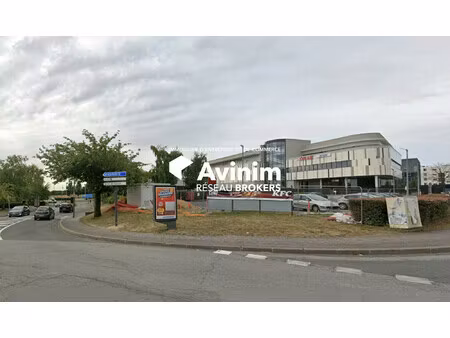 location local commercial