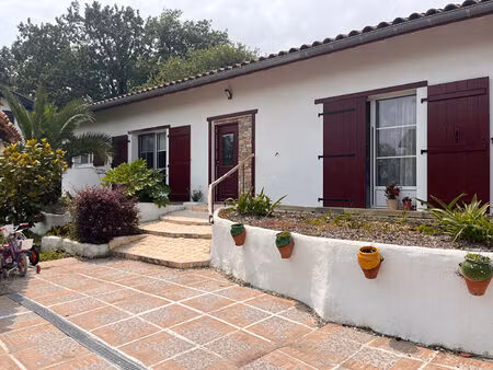 vente maison 5 pièces 143 m² sare (64310)