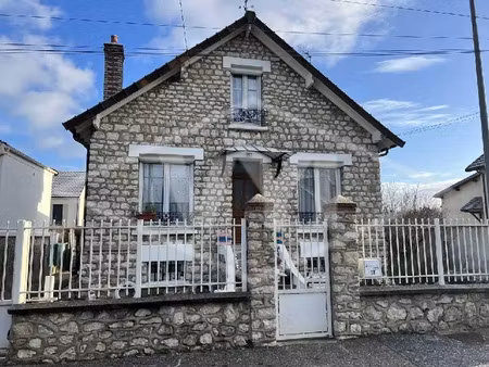vente maison 4 pièces 80 m² à combs-la-ville (77380)  320 000 €