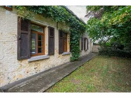 maison 3 façades 281m2  grand jardin  garage et 5 chambres.