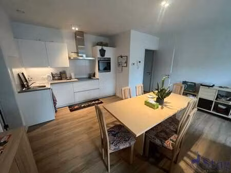 bel appartement 2 chambres terrasse  parking et cave