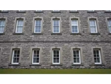 magnifique établissement haut de gamme historique  charmant