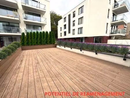 apt 2 ch - spacieuse terrasse (60m²) - parking - peb b