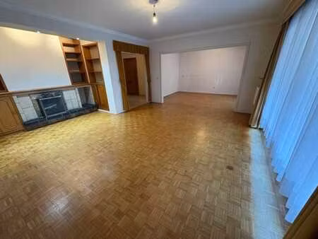 spacieux appartement 3 chambres + 2sdb + terrasse + cave