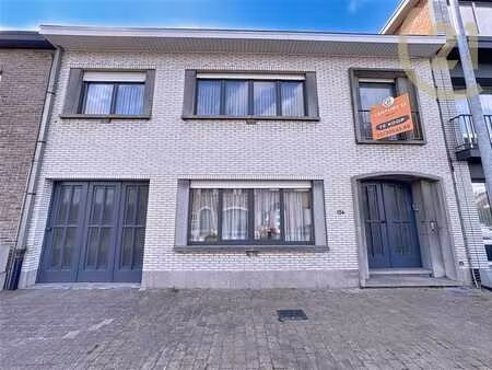 spacieuse maison avec jardin et garage