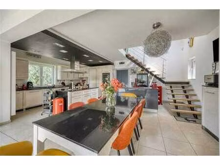 exceptionnelle propriété  2 logements  7 chambres !