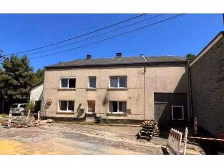 spacieuse maison villageoise 3 façades (herbeumont)