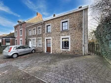 charmante maison au cœur du village de neuville