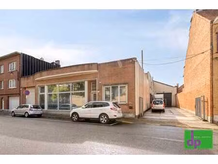 bâtiment industriel (bureaux + entrepôt) 2.070 m² + parkings