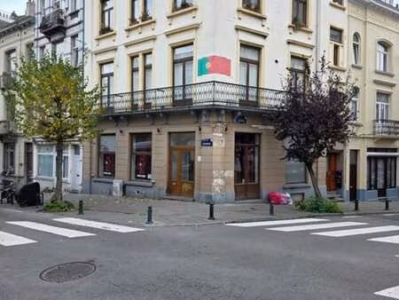 ixelles/rue de sceptre: commerce de coin - permis horeca.