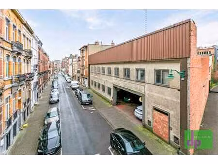 bâtiment industriel de +/-4.500 m²