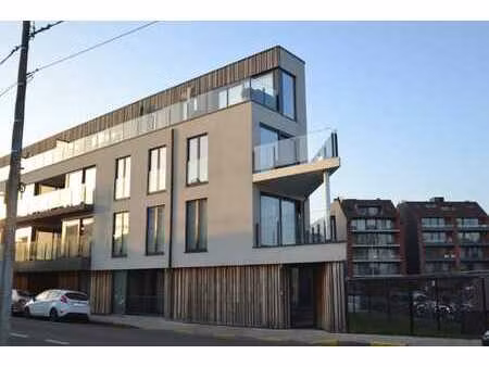 overdekte autostaanplaats nr. 19 te koop in het centrum v...