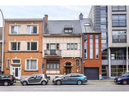 maison de 4 chambres avec hangar et garage à l'arrière