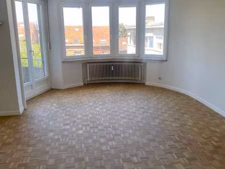 lumineux appartement 2 chambres avec garage