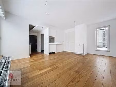 agreable studio avec grande terrasses