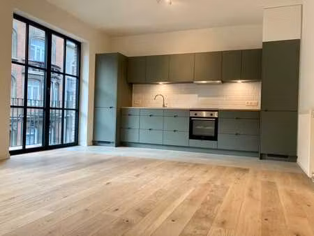 superbe appart lumineux grand balcon peb b+ prox. cee