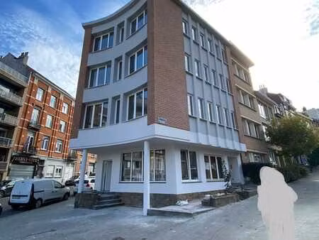 appart 1 ch entièr. rénové - peu de charges