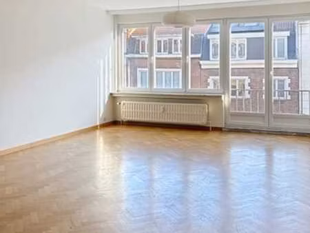 bel appartement 2 chambres idéalement situé