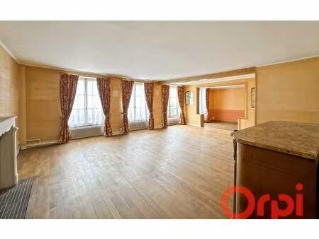 appartement saint-amand-montrond 230 m² t-5 à vendre  152 600 €