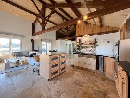 maison rénovée sur une colline  proche beaumont du perigord