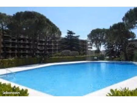 coup de cœur studio 26m2 loi carrez meublé en rdc