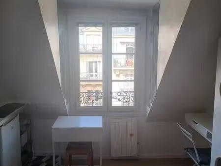 studette 10 m² toute équipée gare du nord