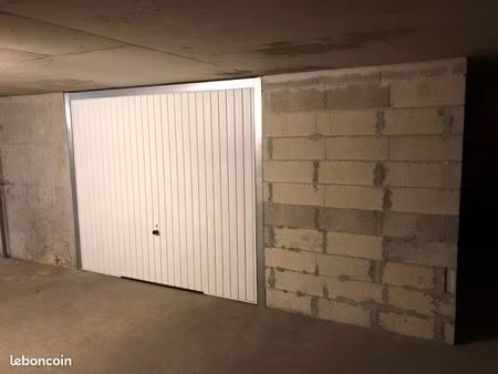 location box 22 m2 - garage / stockage
