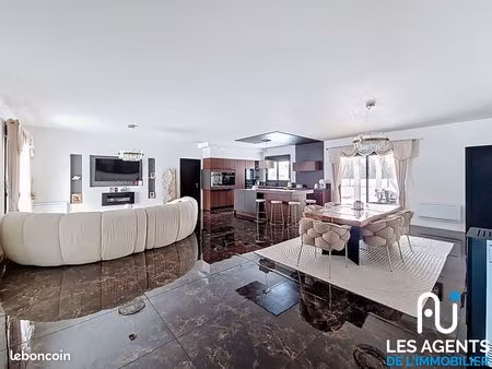 maison 6 pièces 147 m²