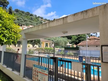 t3 avec stationnement dans résidence avec piscine