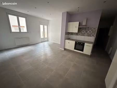 t2 avec jardinet entre fauriel de place chavanelle