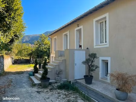 maison de hameau mitoyenne de100 m2