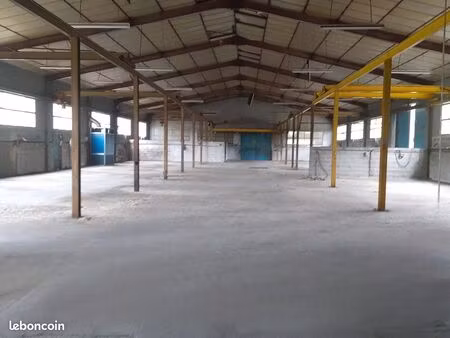 location local / entrepôt 1500m2