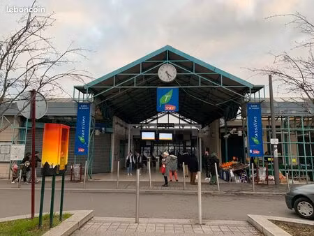 garage parking stationnement à louer