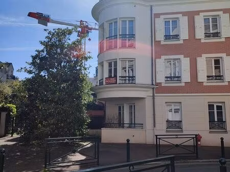 ? appartement 4 pièces avec grande terrasse et jardin – le plessis-robinson ?