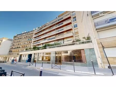 local commercial 71 m² paris