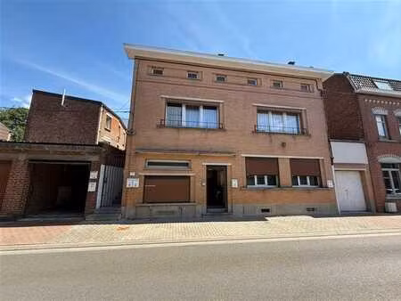 superbe immeuble 4 appartements + 2 maisons. entièrement lou