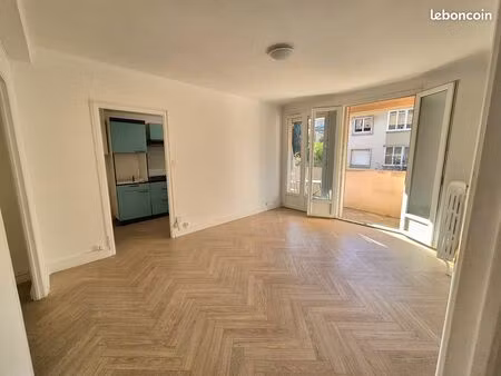 t2 saint michel 44m²