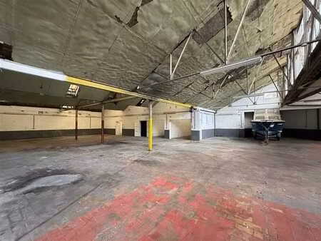 magnifique entrepôt de 740m² totalement indépendant compteur