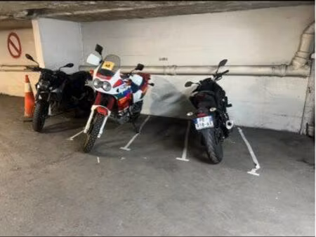 places de parking moto à louer
