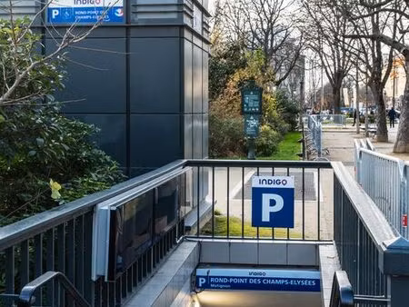 parking indigo rond-point des champs elysées - paris