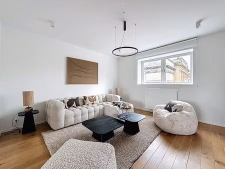 penthouse à louer avec terrasse et 3 chambres   etterbeek (vbd70093)