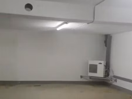 surface industrielle à louer à avenue de la foret de soignes rhode-saint-genèse (vbd70084)