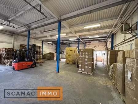 local d'activités de 1220m²