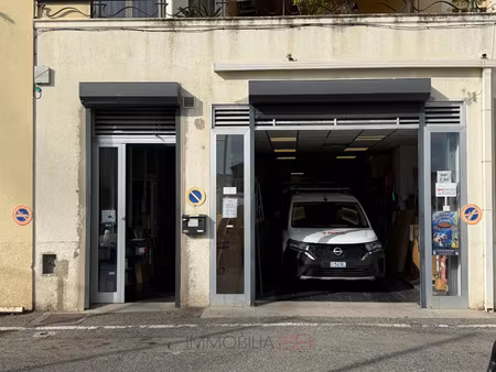 à louer - local professionnel en rez de chaussée